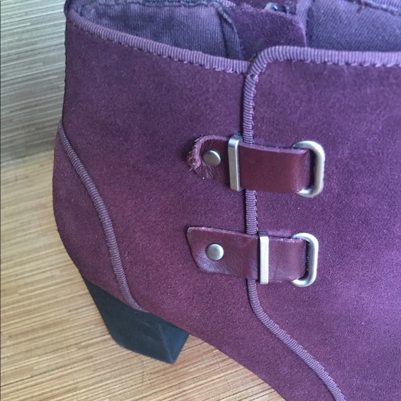 Clark’s ankle booties - Picture 3 of 7